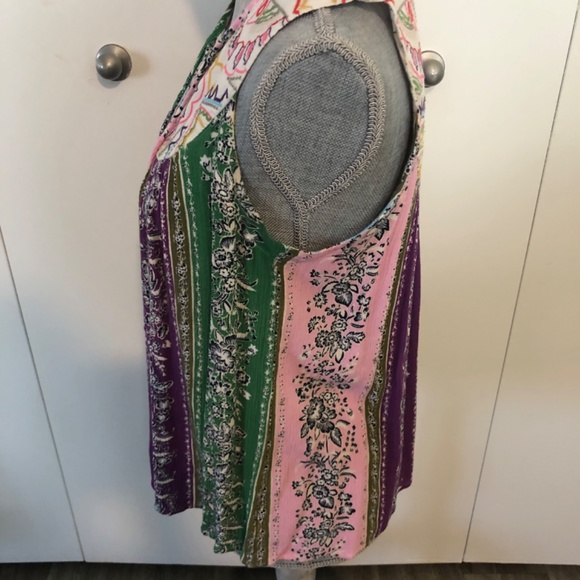 🕚 BEAUTIFUL COLORFUL TOP SIZE SMALL - Picture 3 of 5